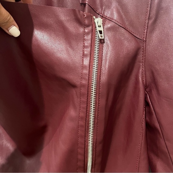 Blank NYC burgundy red Faux Leather Drape Front Jacket XS coquette K - Picture 6 of 9